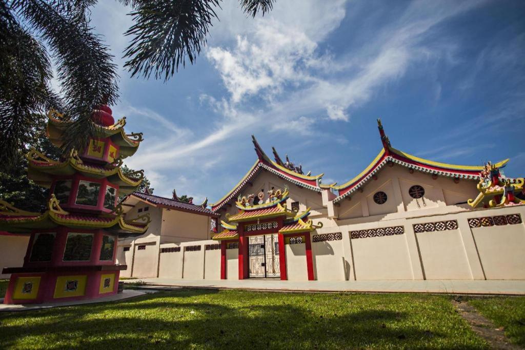 Oyo 90158 Hotel Lendosis Perintis Kemerdekaan Palembang Ngoại thất bức ảnh