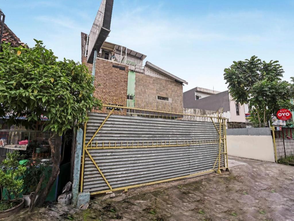 Oyo 90158 Hotel Lendosis Perintis Kemerdekaan Palembang Ngoại thất bức ảnh